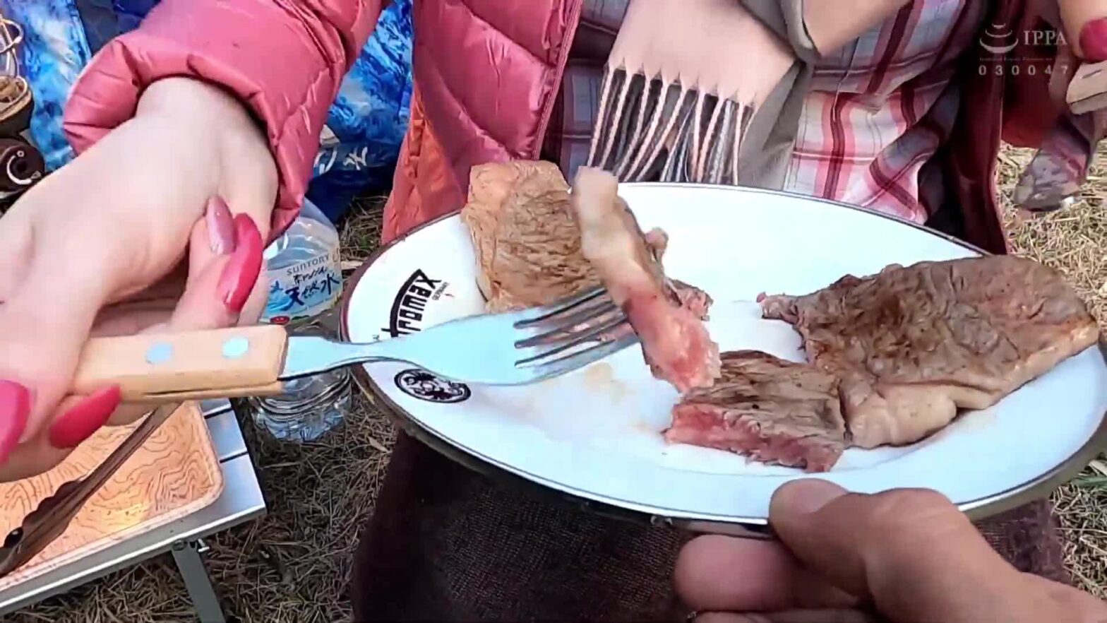 Cặp đôi yêu nhau thời đại học gặp lại, vào nhà nghỉ đụ điên cuồng