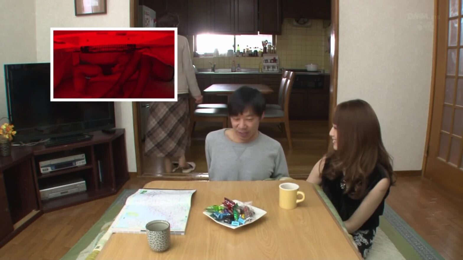 Sinh viên trao đổi quốc tế ở nhờ nhà giáo sư, trả ơn bằng lồn chặt