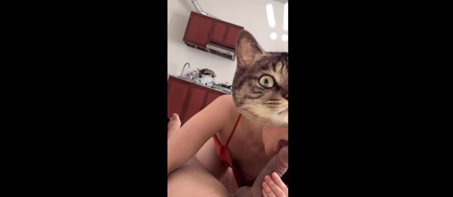 Mẹ đơn thân nhờ sửa ống nước, trả công bằng bú địt